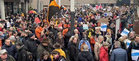 me täglich|Mettmann ist bunt: Mehr als 2000 waren heute am。